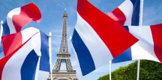 french-flags-eiffel-tower